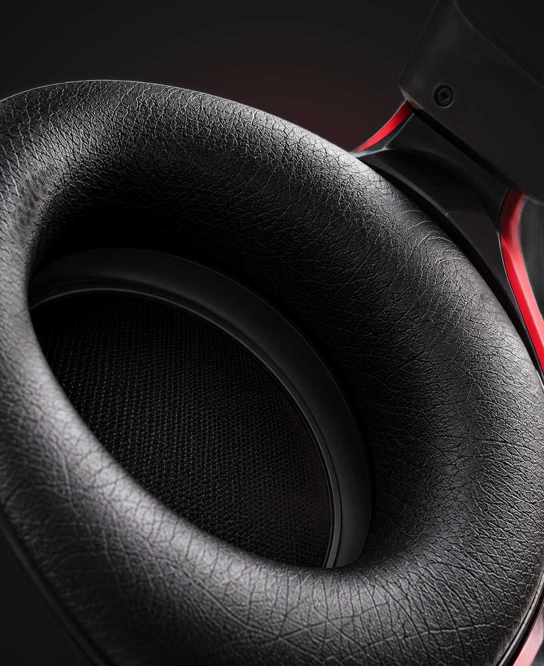 FOCUS S6 Gaming Headset Red - ear cushion detail